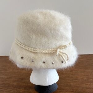 VINTAGE ANGORA CREAM CLOCHE/ BUCKET HAT